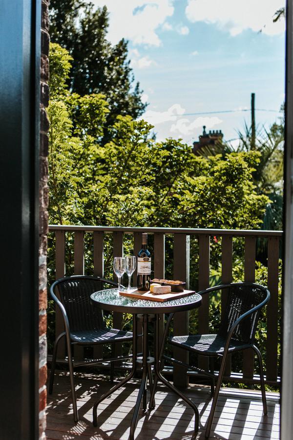 The Berry Inn Bagian luar foto